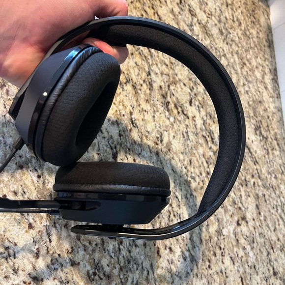 Rig 300 wired headset - Picture 2 of 4